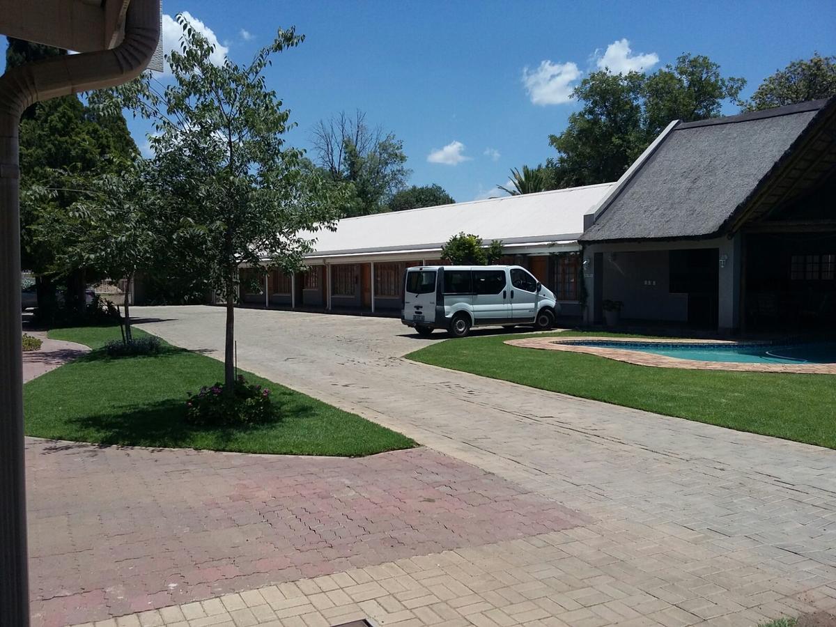 Lavender Lodge Vryburg Eksteriør bilde