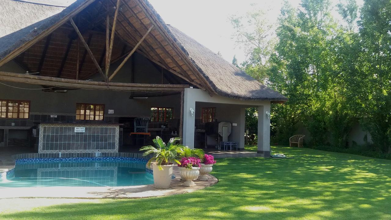 Lavender Lodge Vryburg Eksteriør bilde