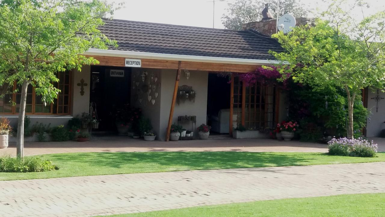 Lavender Lodge Vryburg Eksteriør bilde